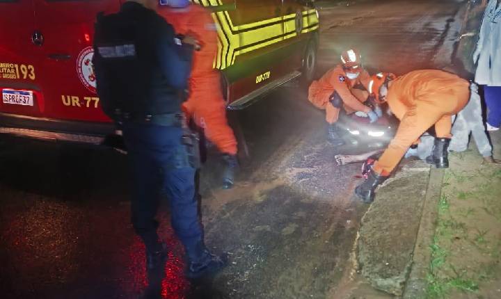 Jovem é baleado de madrugada no bairro Nova Vacaria em Comodoro