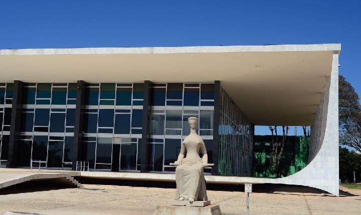 Justiça Barroso suspende quebra de sigilo de dois servidores da Saúde em CPI.